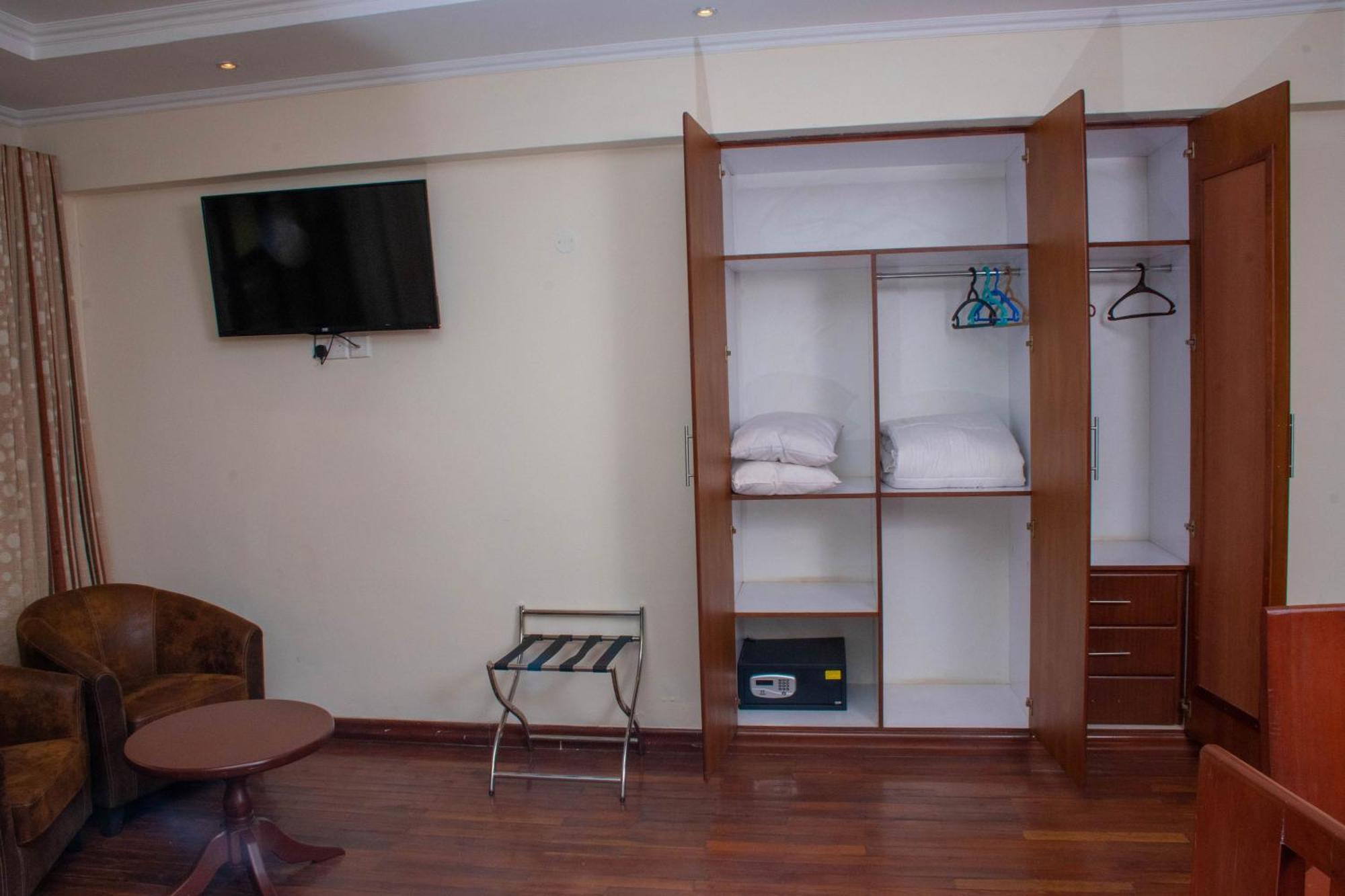 Cranes Suites Hotel 키탈레 외부 사진